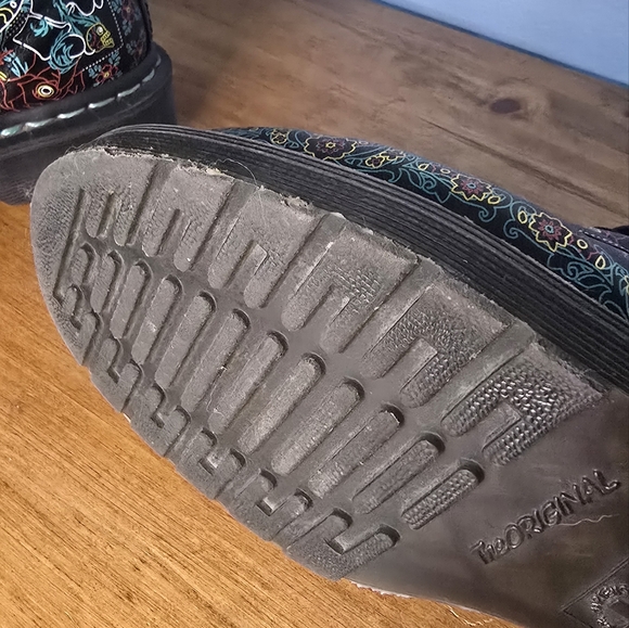 Day Of The Dead 1460 Dr.Martens Skull Pattern Boots - Picture 8 of 13